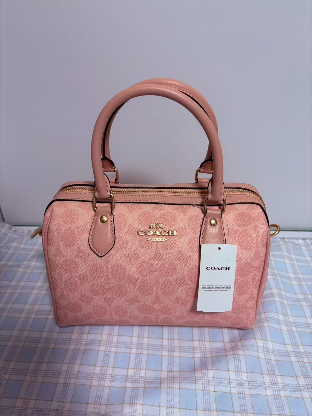 ❤️Coach Pink Signature Dome Satchel